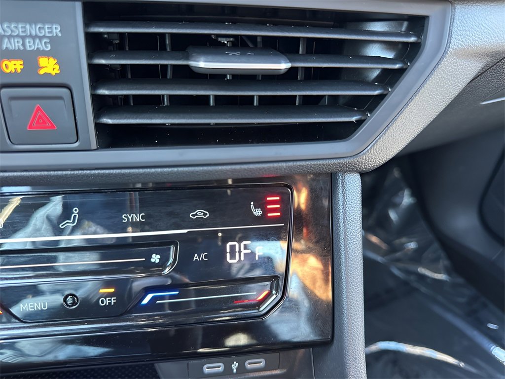 Used 2025 Volkswagen Jetta Sport image 19