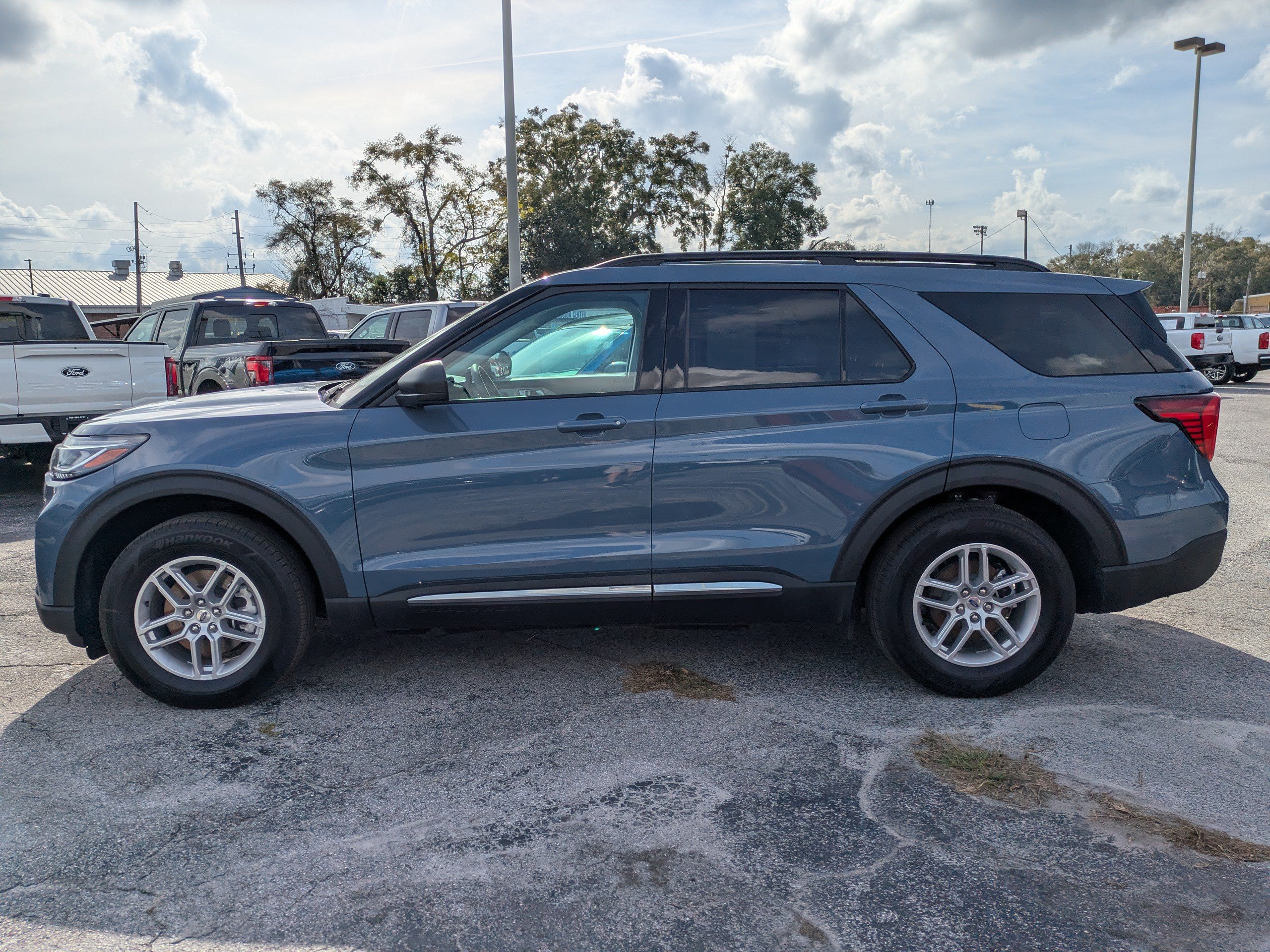 Used 2025 Ford Explorer Active RWD image 7
