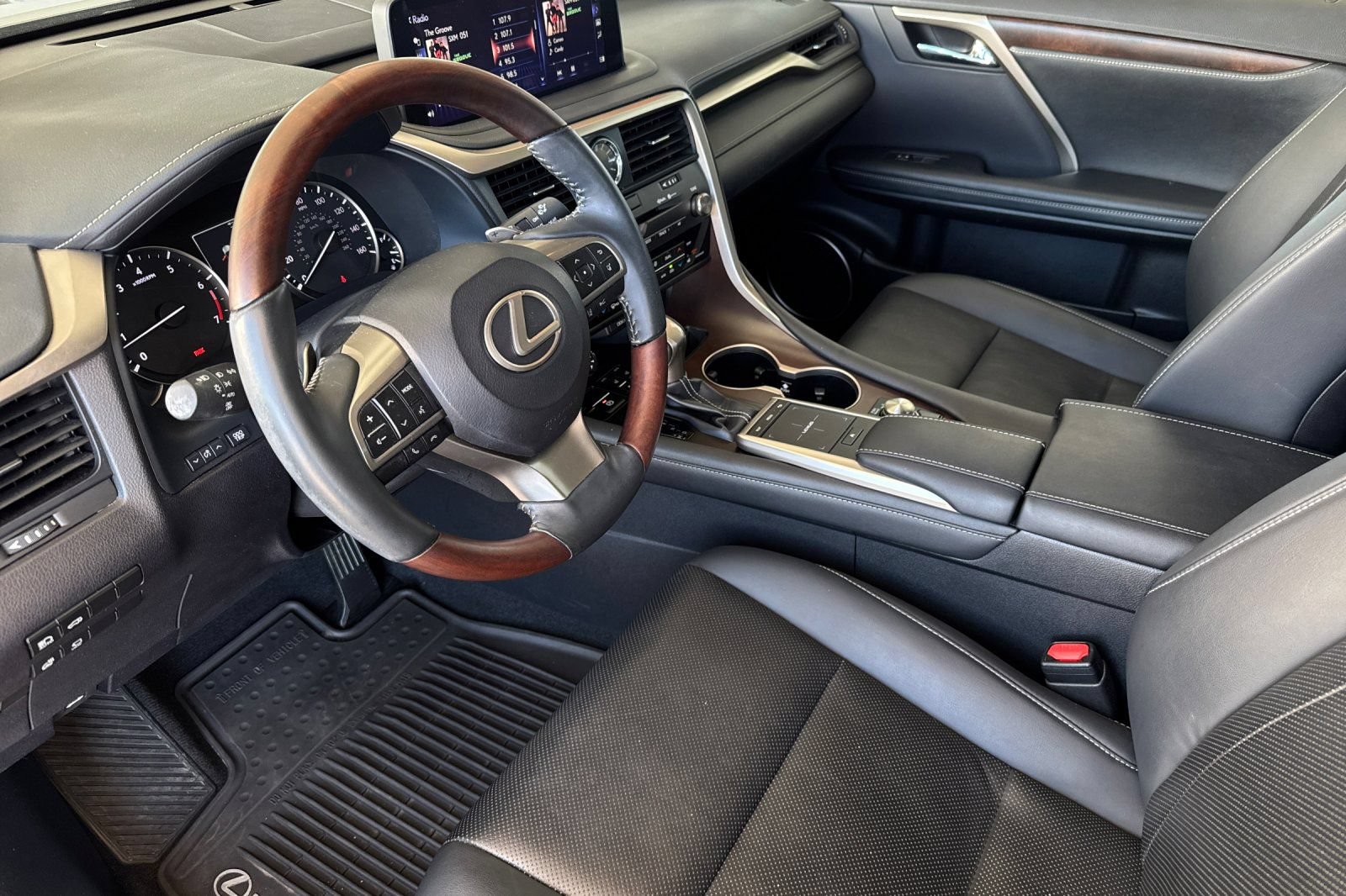 Used 2022 Lexus RX 350 FWD w/ Premium Package image 10