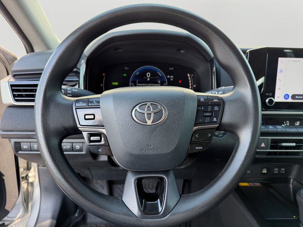 Used 2025 Toyota Camry LE FWD image 19