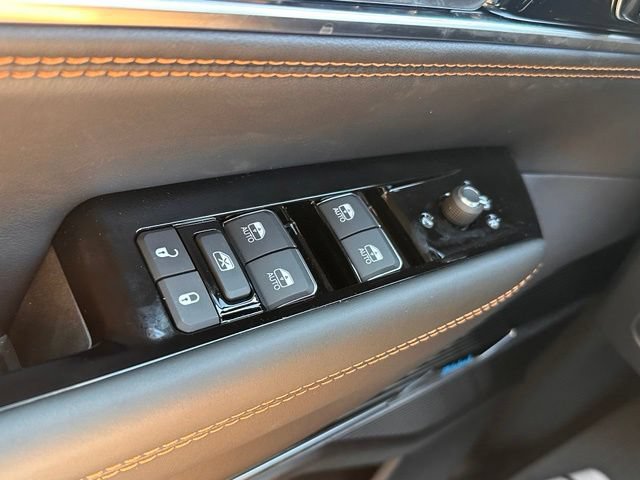 New 2026 Jeep Grand Wagoneer Summit AWD/4WD image 17