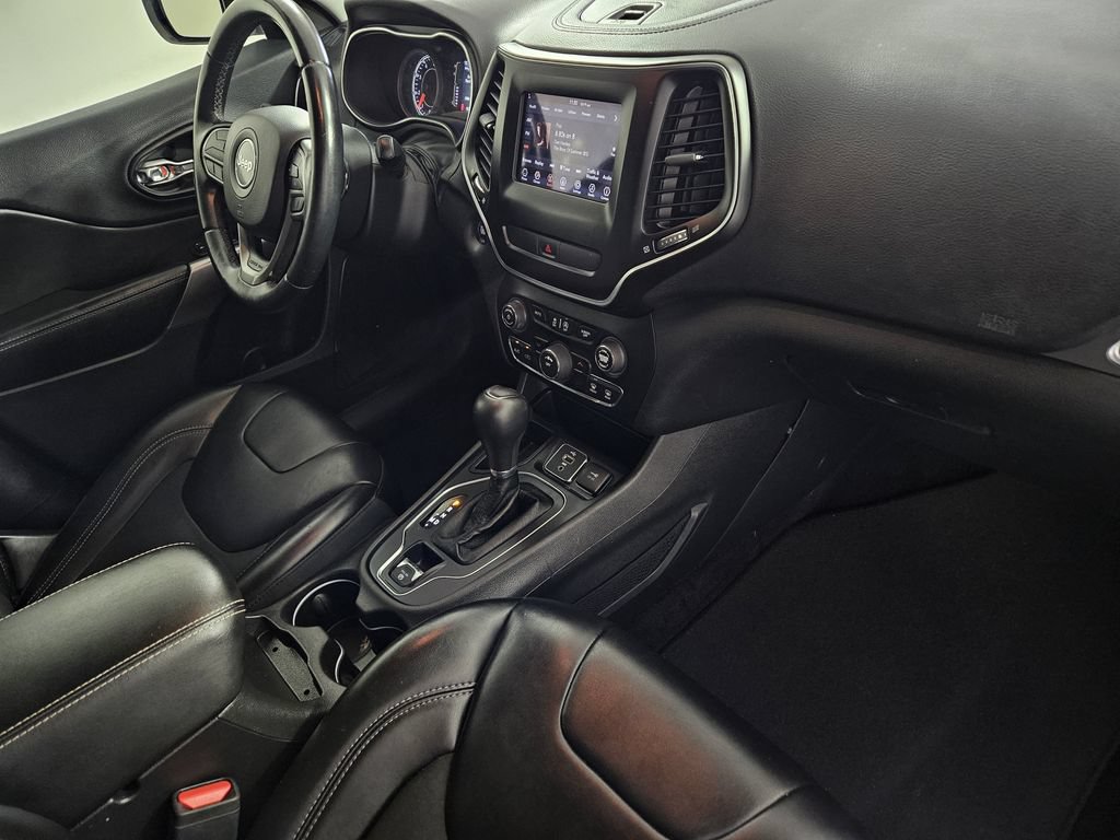 Used 2019 Jeep Cherokee Latitude Plus FWD image 29