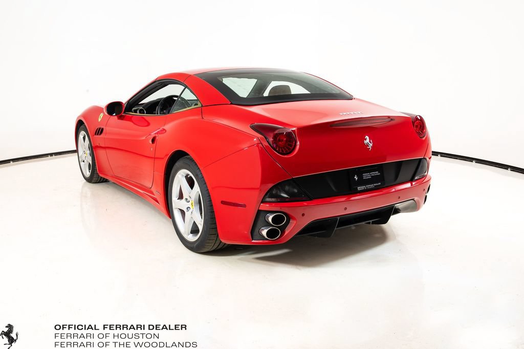 Used 2010 Ferrari California RWD image 27