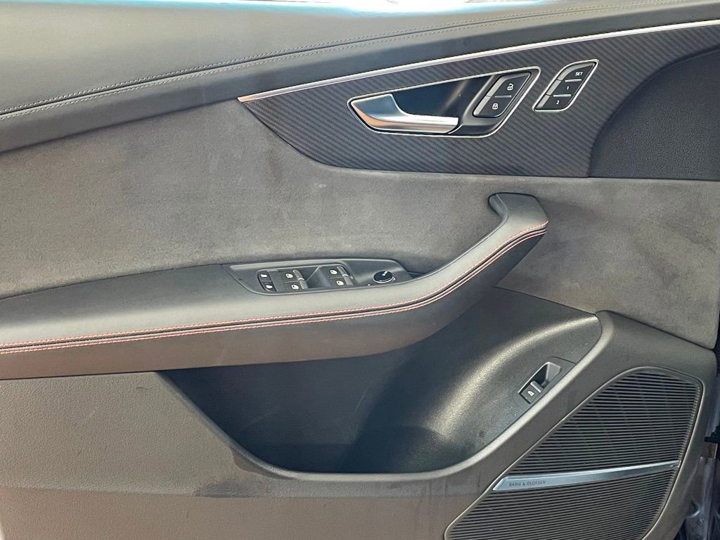 Used 2023 Audi RS Q8 w/ Black Optic Package image 18