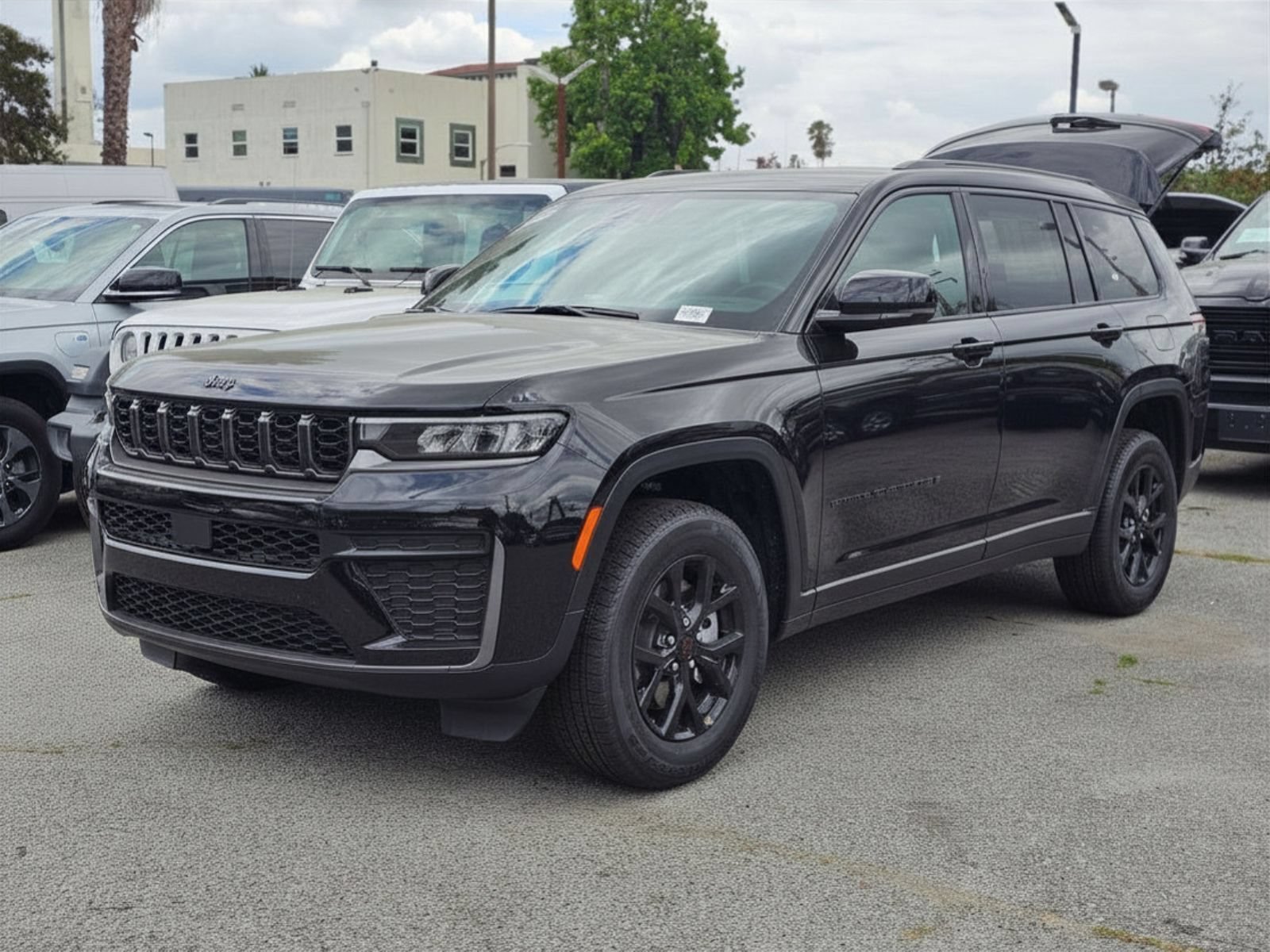 New 2026 Jeep Grand Cherokee L Altitude RWD image 3