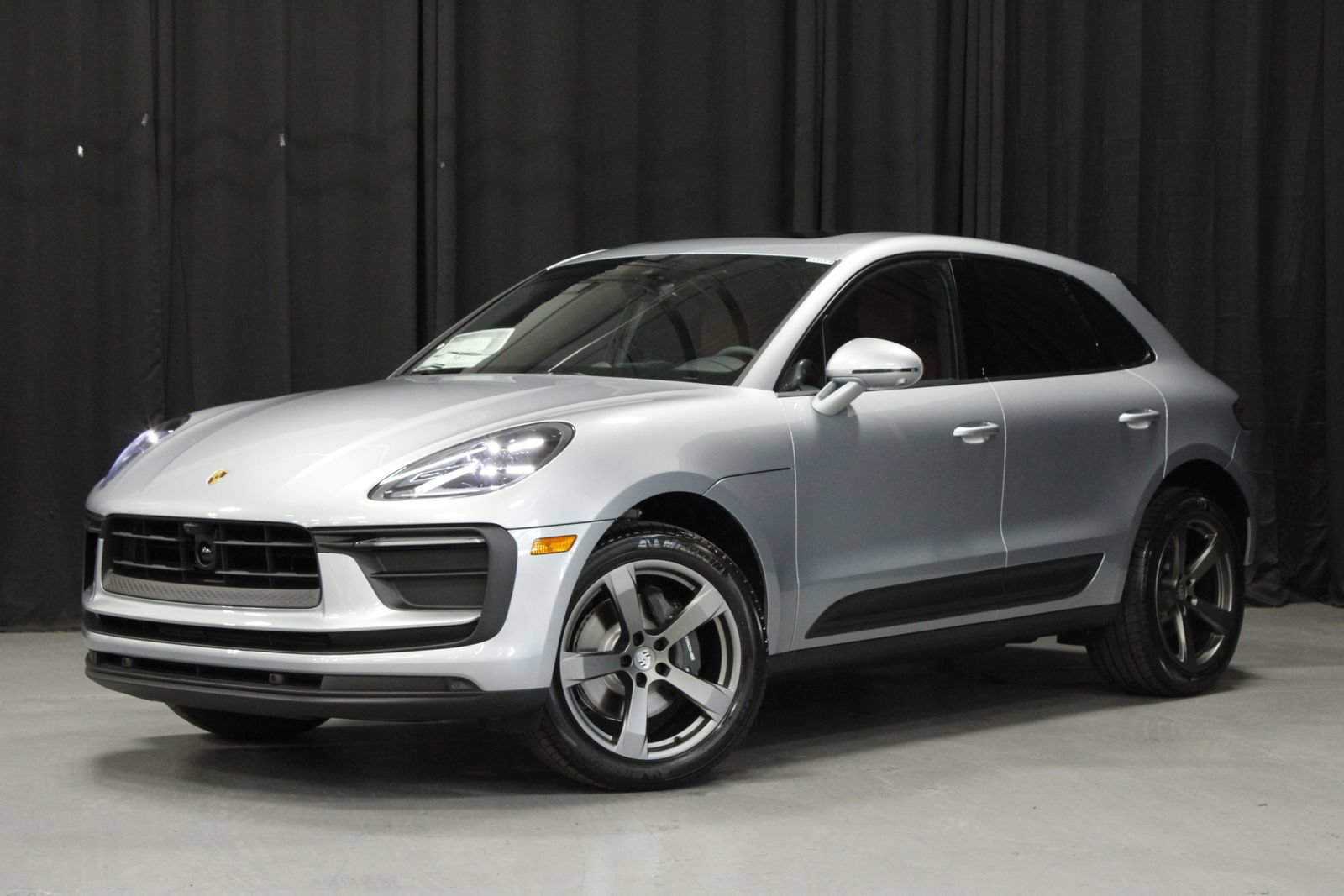 New 2026 Porsche Macan AWD/4WD image 1