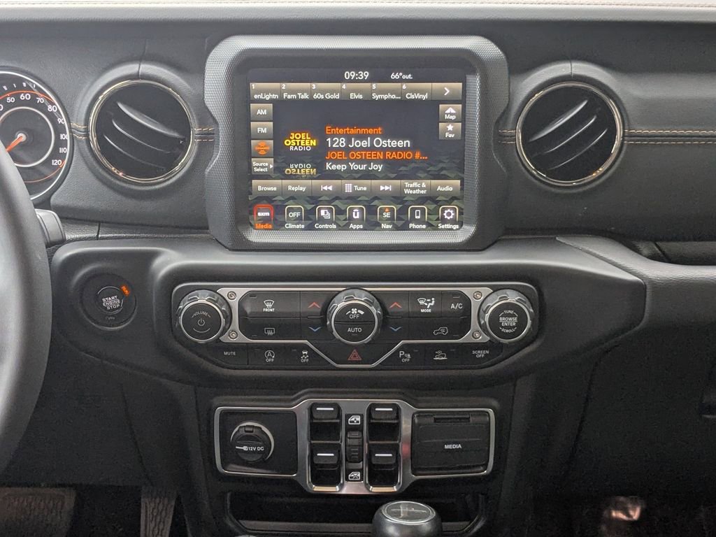 Used 2023 Jeep Gladiator Overland image 18