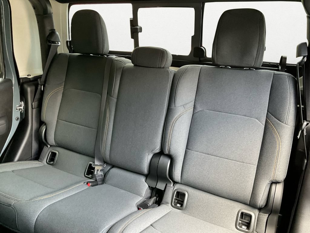 New 2025 Jeep Gladiator Sport AWD/4WD image 9