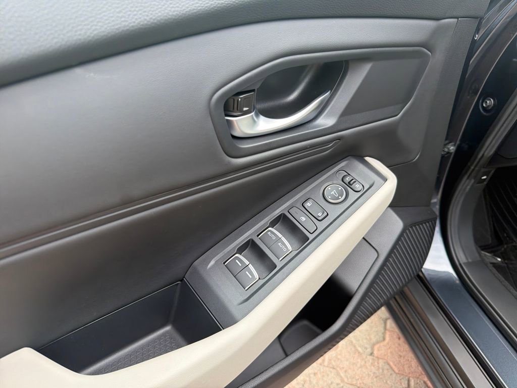 New 2025 Honda Accord SE image 10