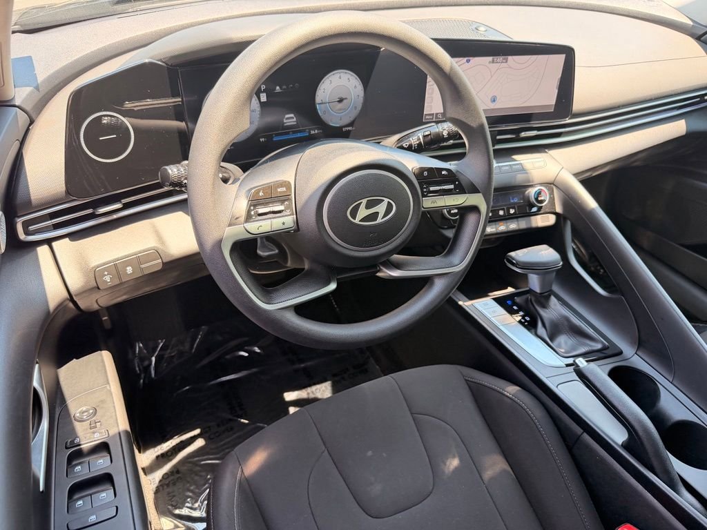 Used 2024 Hyundai Elantra SEL FWD image 18