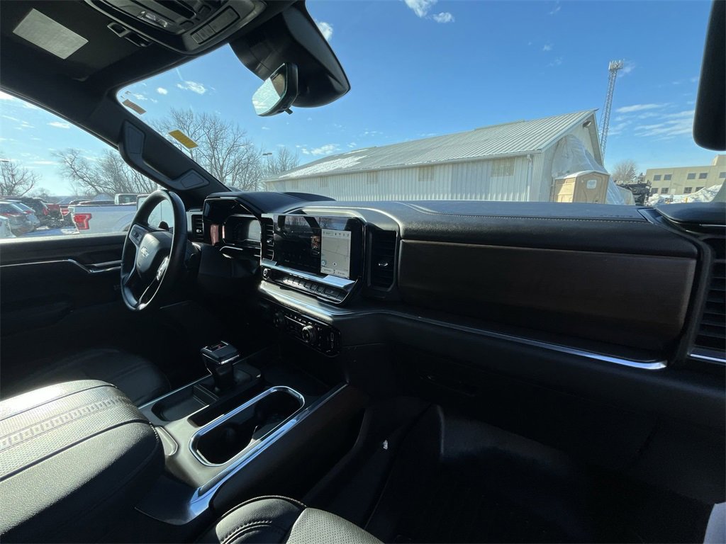 Certified 2023 Chevrolet Silverado 1500 High Country w/ Technology Package image 29