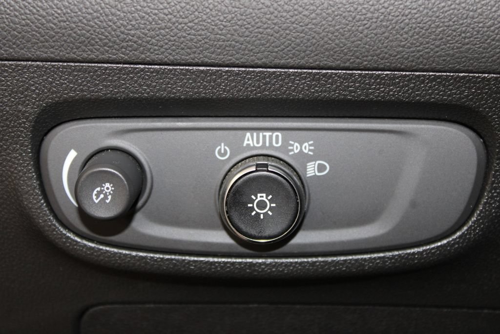 Used 2025 Buick Encore GX Preferred AWD/4WD image 43