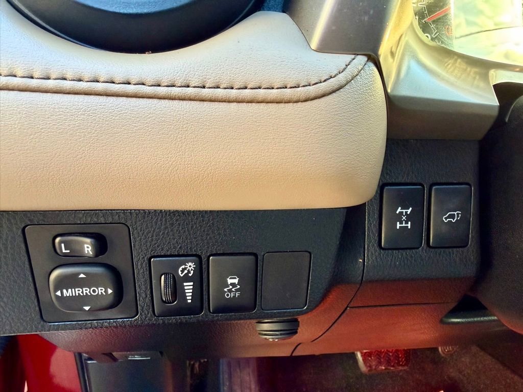 Used 2013 Toyota RAV4 Limited image 25