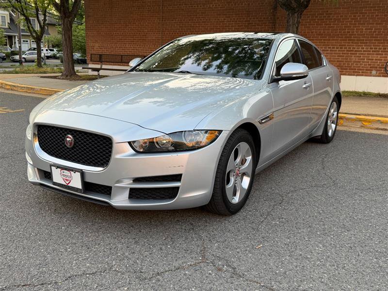 Used 2017 Jaguar XE Premium AWD/4WD image 3