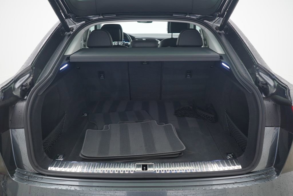 Used 2022 Audi e-tron Premium image 12