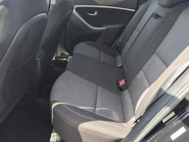 Used 2015 Hyundai Elantra GT FWD image 19