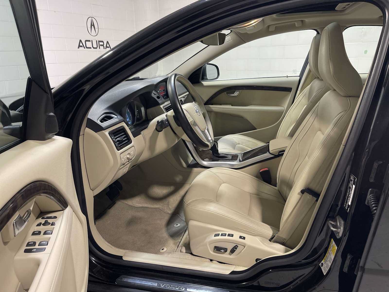 Used 2016 Volvo S80 T5 w/ Convenience Package FWD image 2