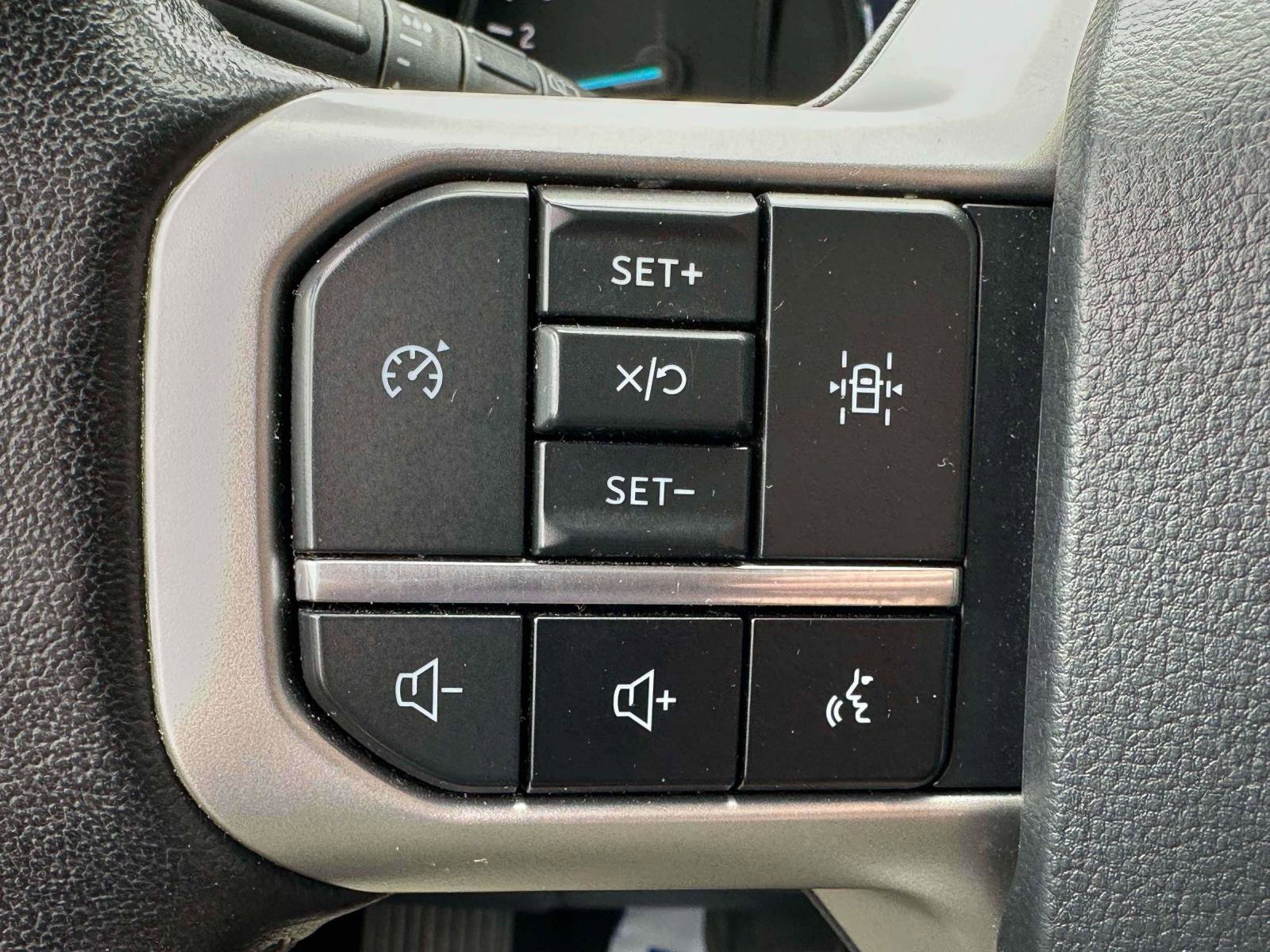 Used 2024 Ford Expedition XLT image 20