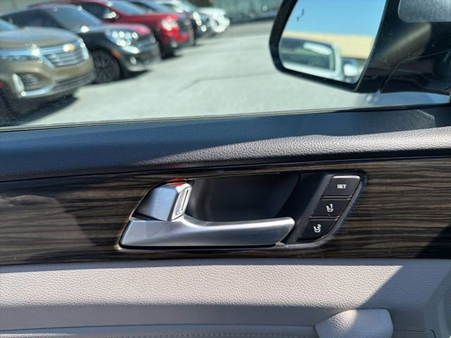 Used 2016 Hyundai Sonata Limited w/ Option Group 02 image 15