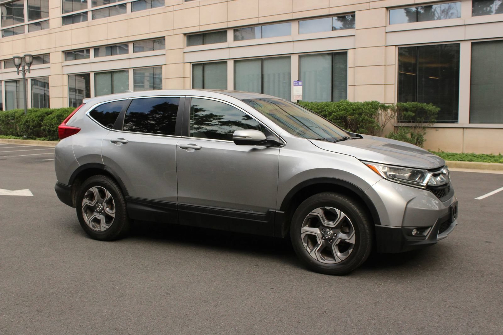 Used 2017 Honda CR-V EX image 2
