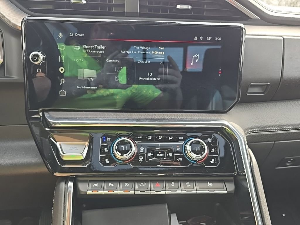 Used 2024 GMC Sierra 1500 Denali w/ Denali Reserve Package AWD/4WD image 23