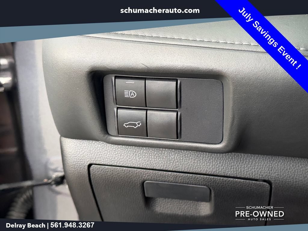 Used 2021 Toyota Highlander LE FWD image 26