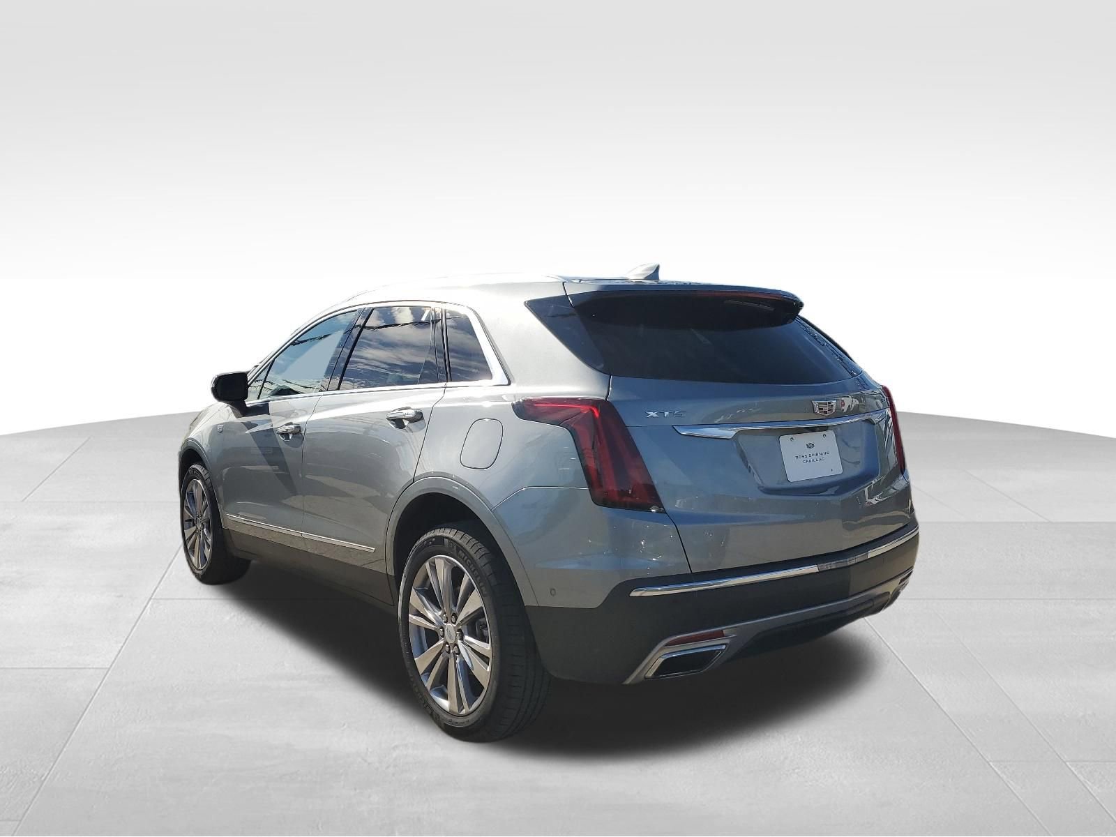 Used 2023 Cadillac XT5 Premium Luxury w/ Technology Package image 6