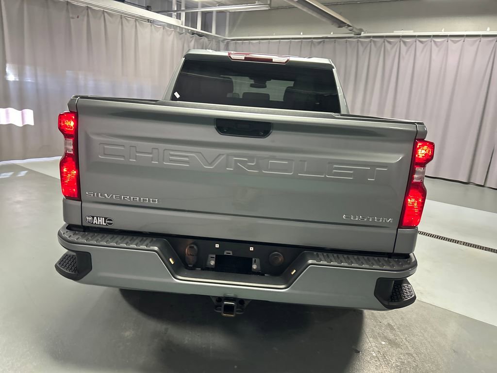 Used 2023 Chevrolet Silverado 1500 Custom image 6