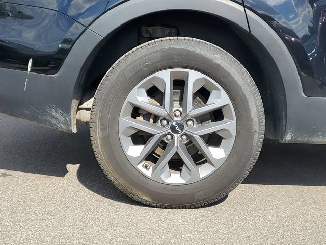 Used 2023 Kia Telluride LX AWD/4WD image 5