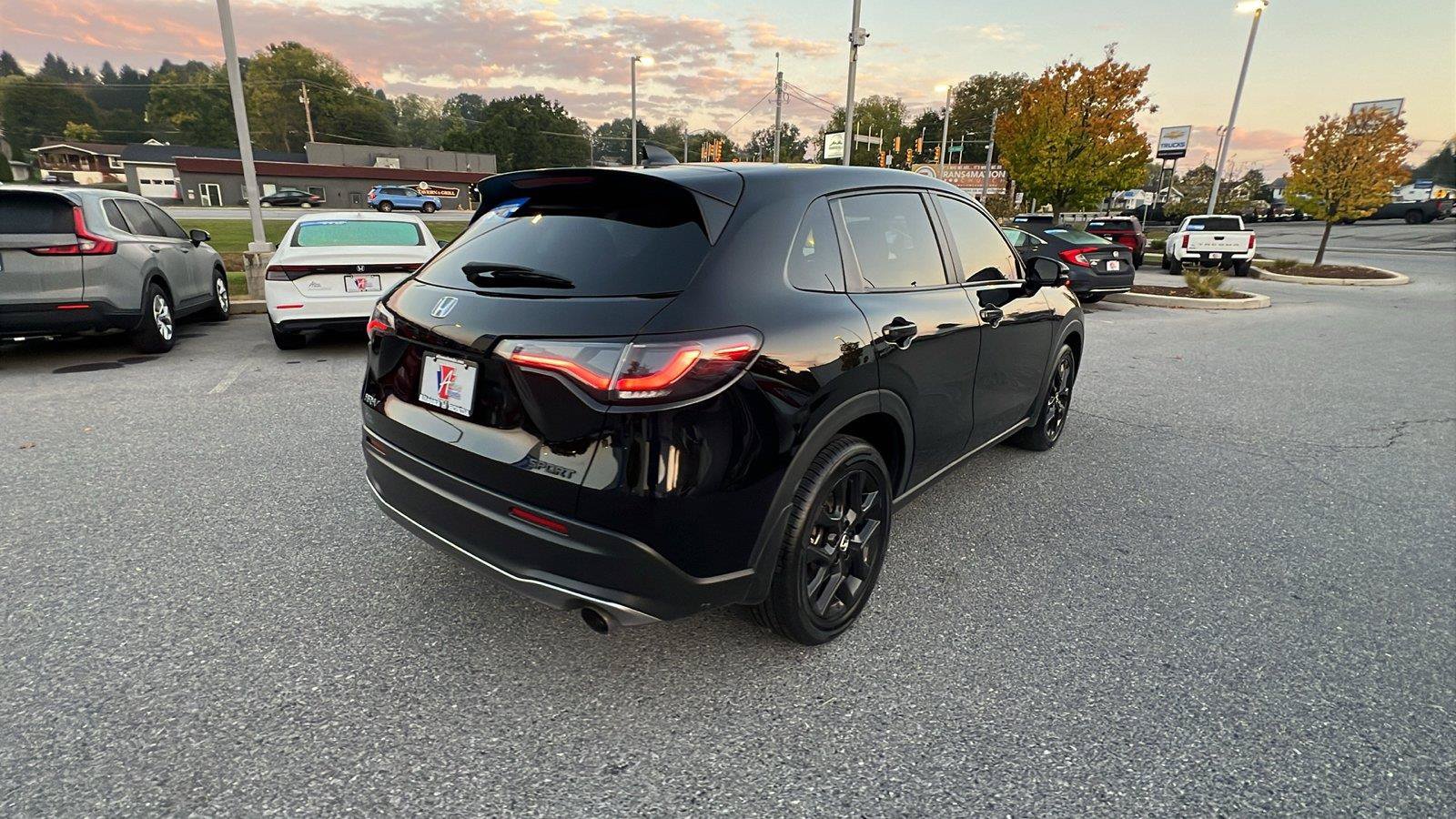 Used 2023 Honda HR-V Sport image 4