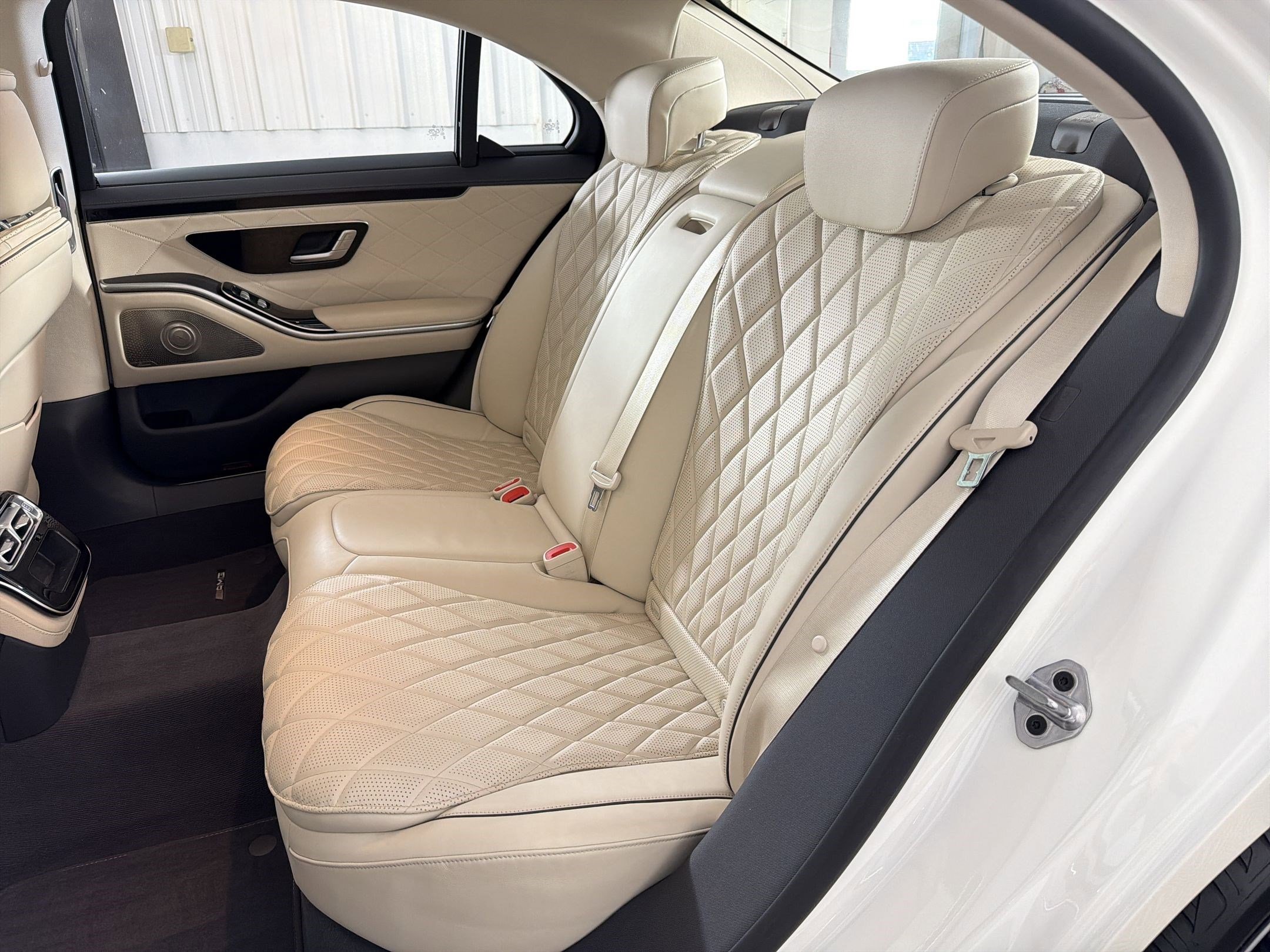 Certified 2022 Mercedes-Benz S 500 4MATIC w/ AMG Line Package image 15