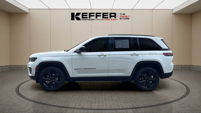 Certified 2023 Jeep Grand Cherokee Altitude AWD/4WD image 2