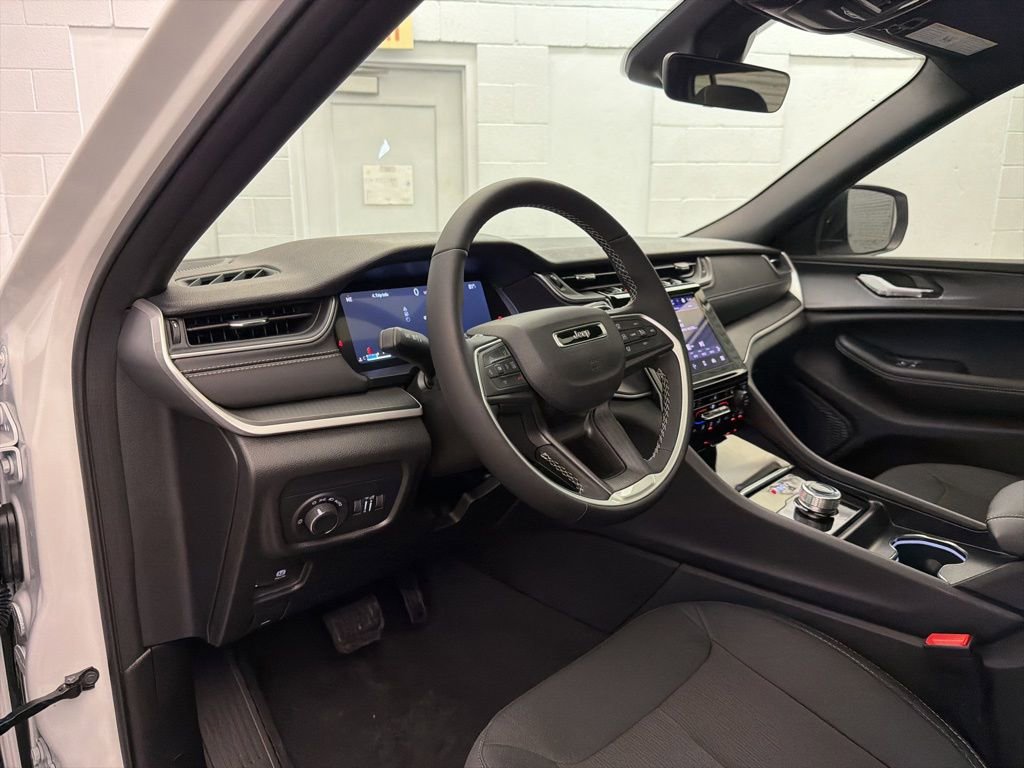 New 2026 Jeep Grand Cherokee Laredo X image 14