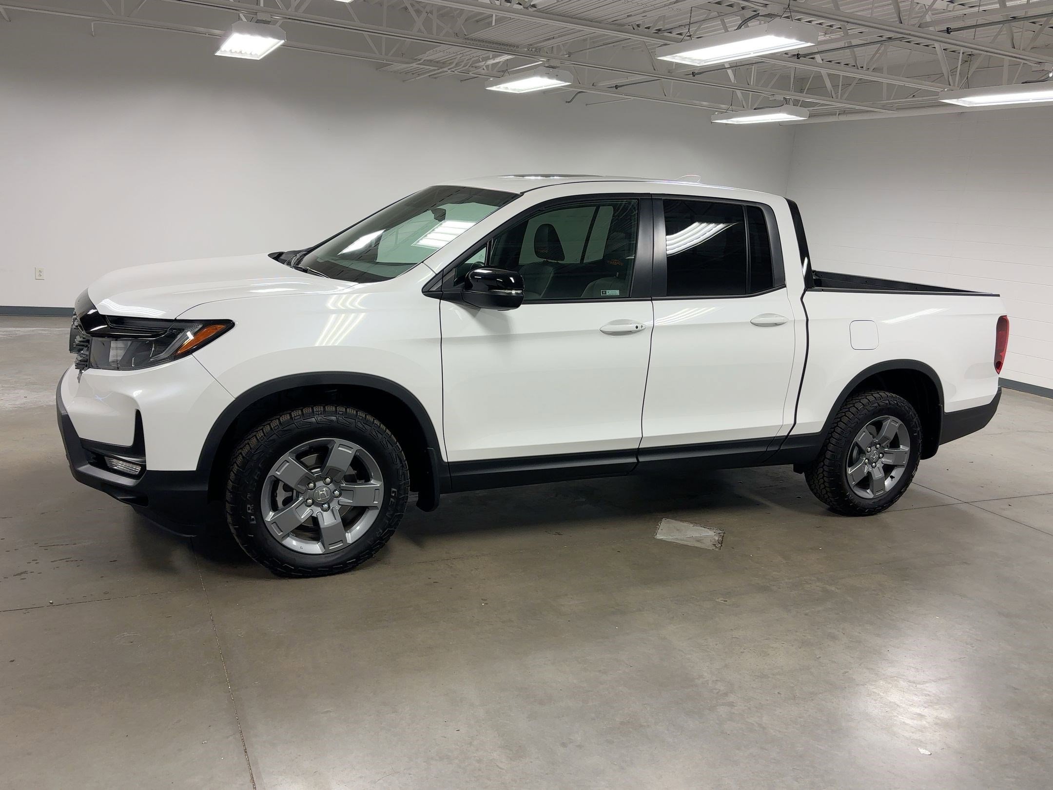 Used 2025 Honda Ridgeline TrailSport image 22
