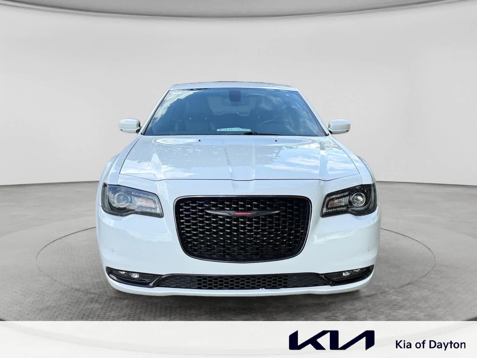 Used 2022 Chrysler 300 S RWD image 2