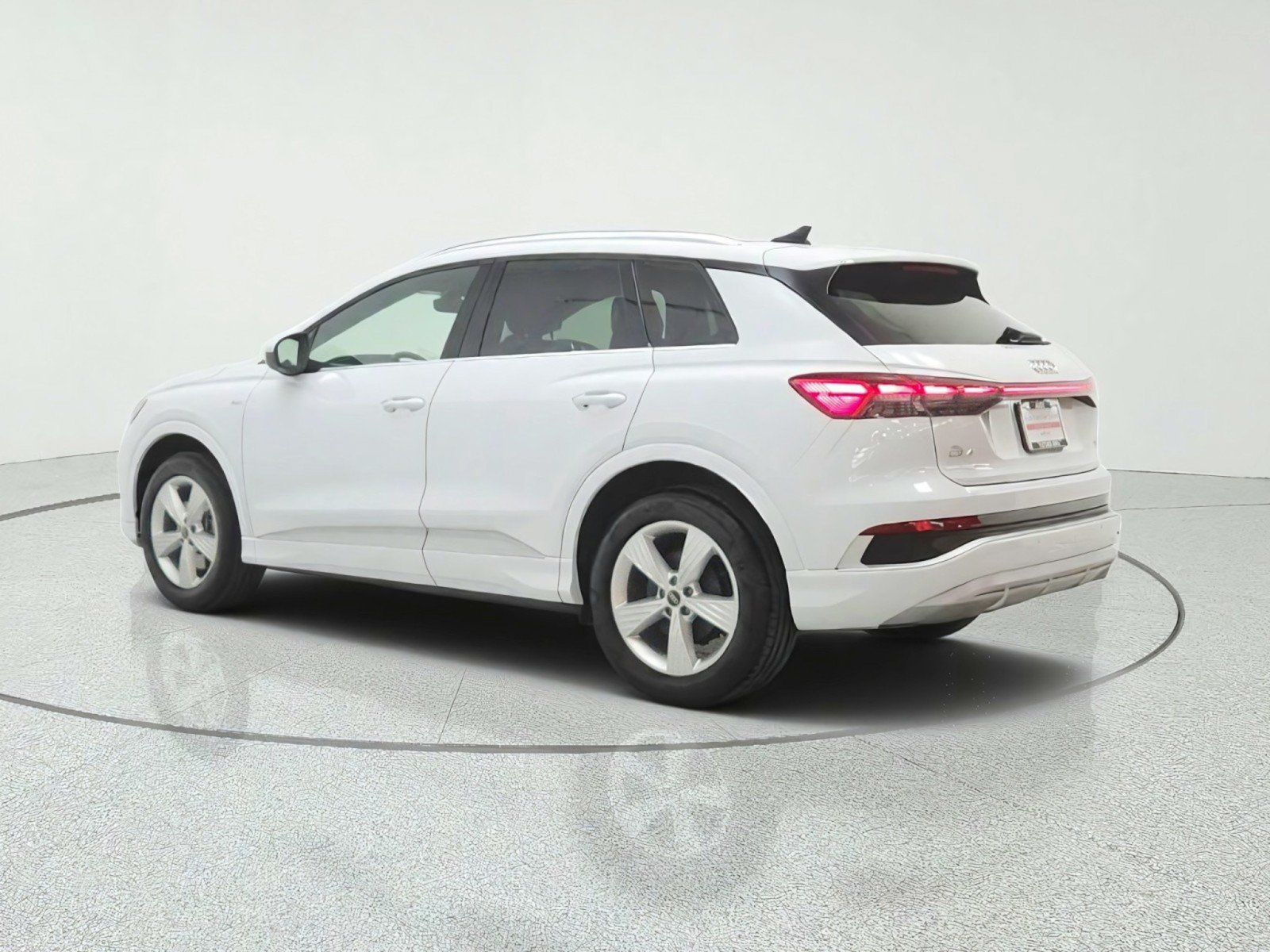 Used 2024 Audi Q4 e-tron Premium AWD/4WD image 7