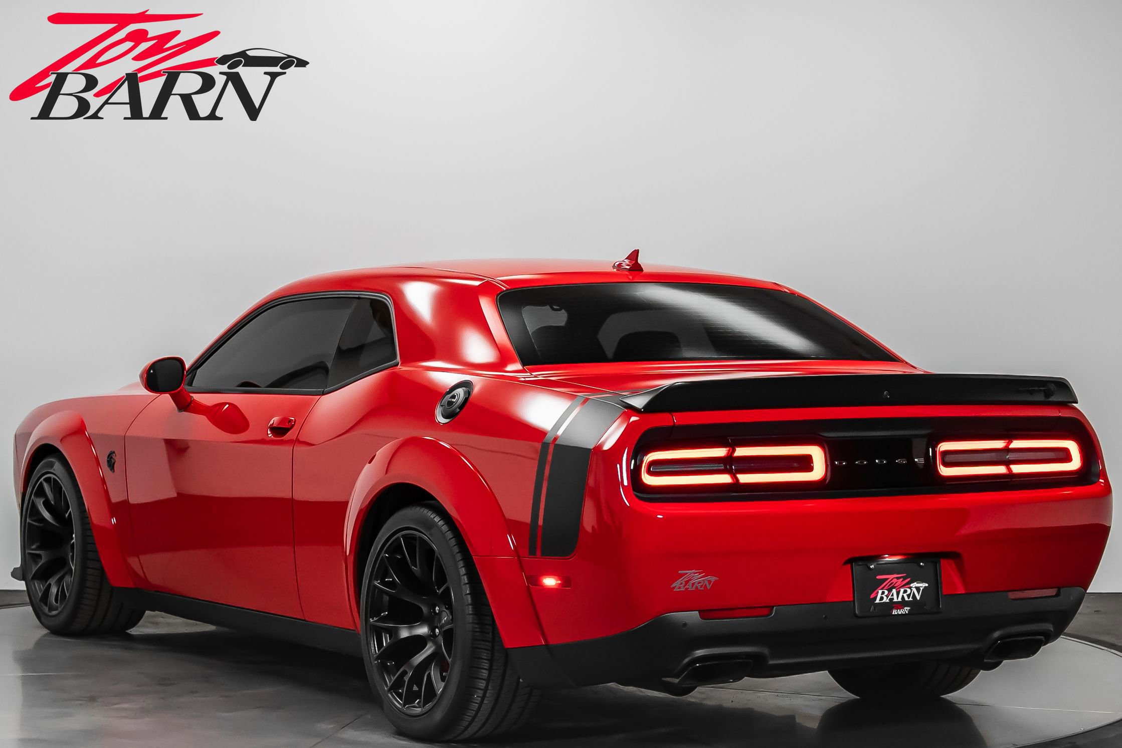 Used 2023 Dodge Challenger SRT Hellcat image 3