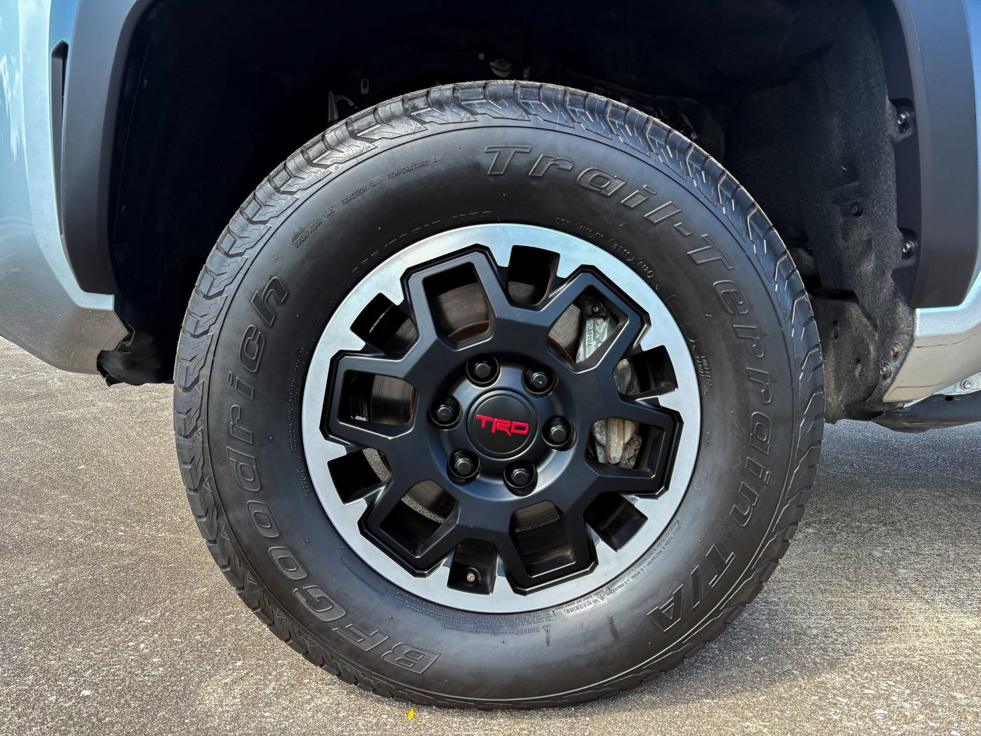 Used 2024 Toyota Tacoma TRD Off-Road AWD/4WD image 34