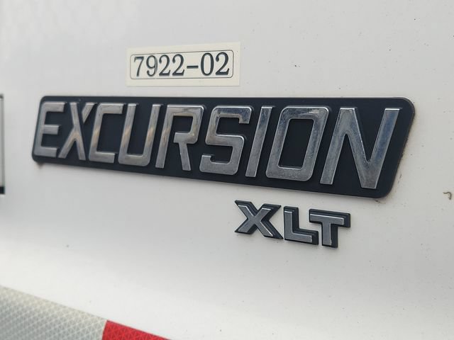 Used 2002 Ford Excursion XLT AWD/4WD image 10