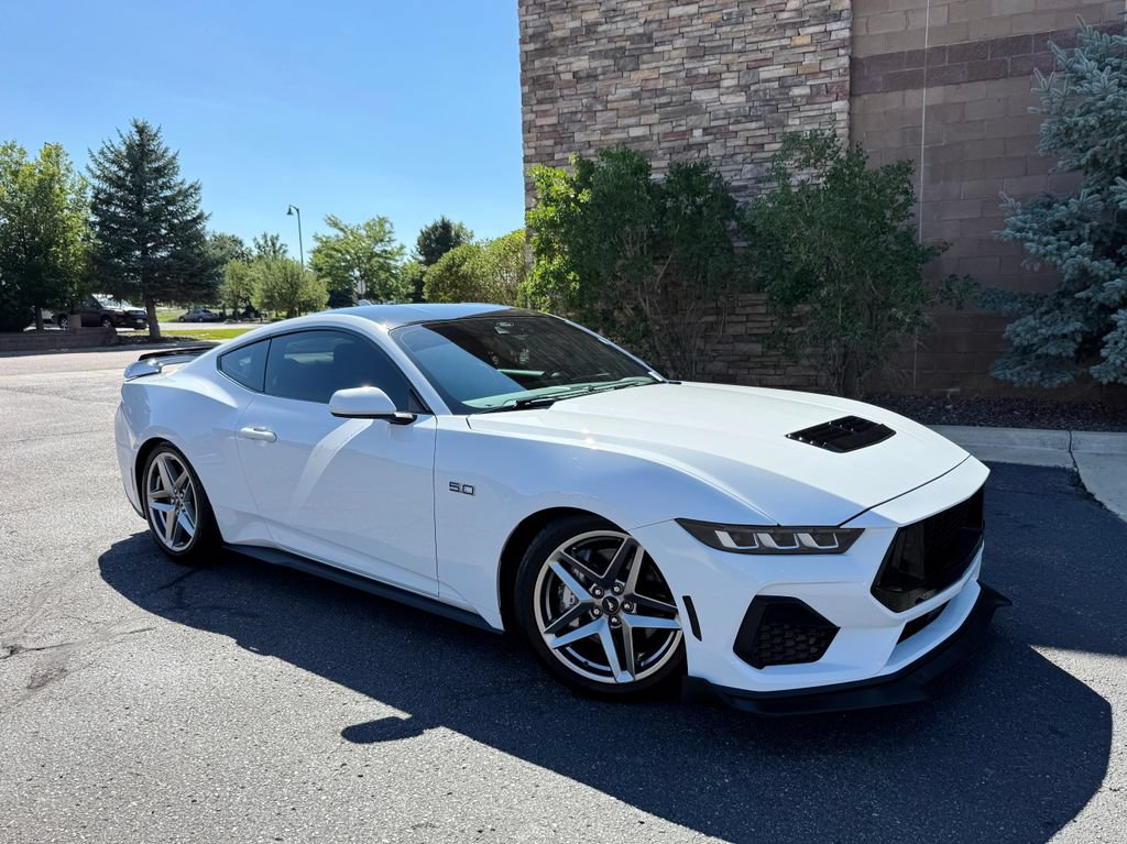 Used 2024 Ford Mustang GT RWD image 2