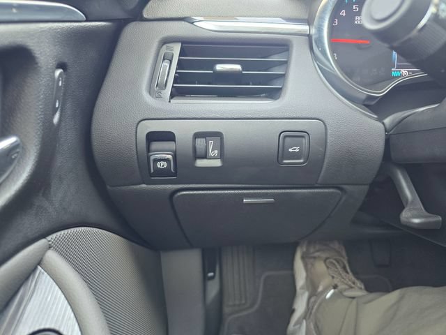 Used 2018 Chevrolet Impala LT w/ LT Convenience Package FWD image 15