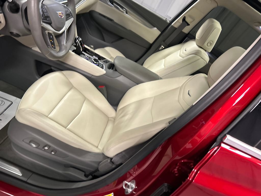 Used 2024 Cadillac XT5 Premium Luxury w/ Technology Package image 12