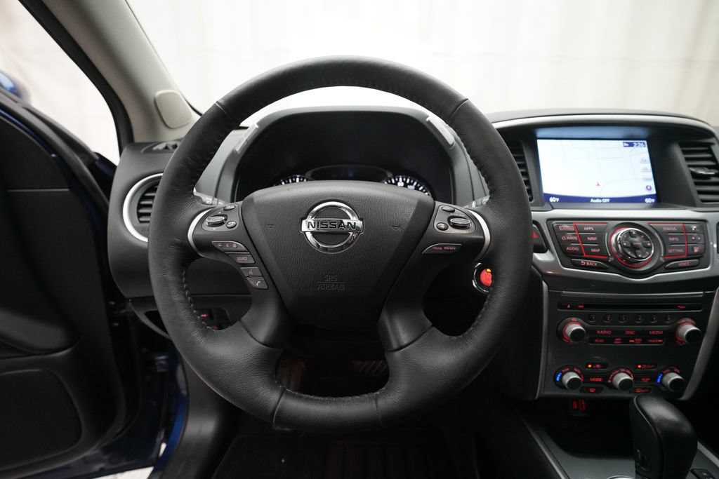 Used 2020 Nissan Pathfinder SL AWD/4WD image 4