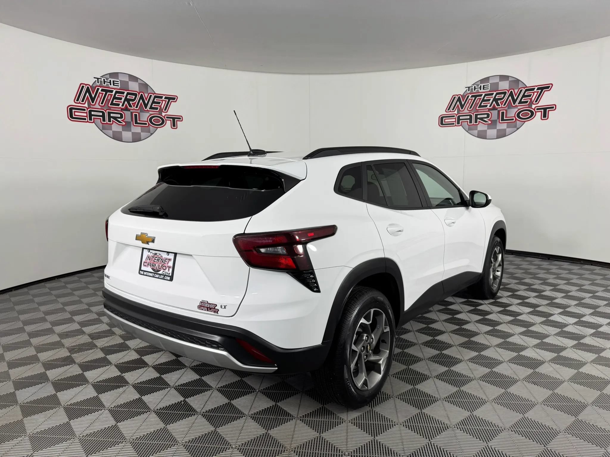 Used 2026 Chevrolet Trax LT FWD image 7