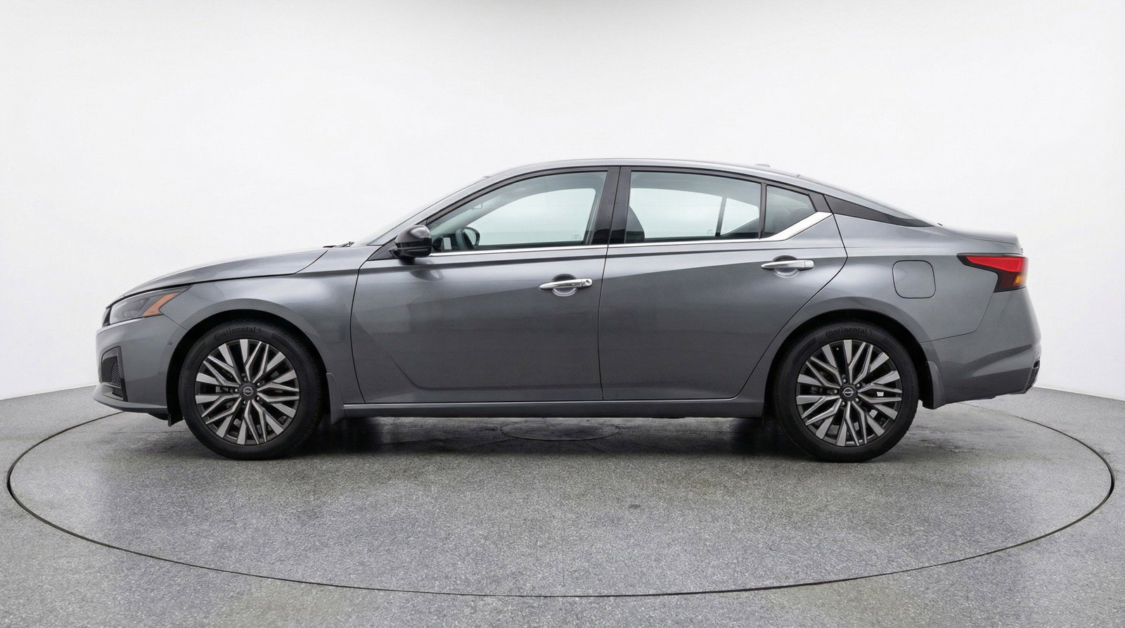 Used 2025 Nissan Altima 2.5 SV image 5