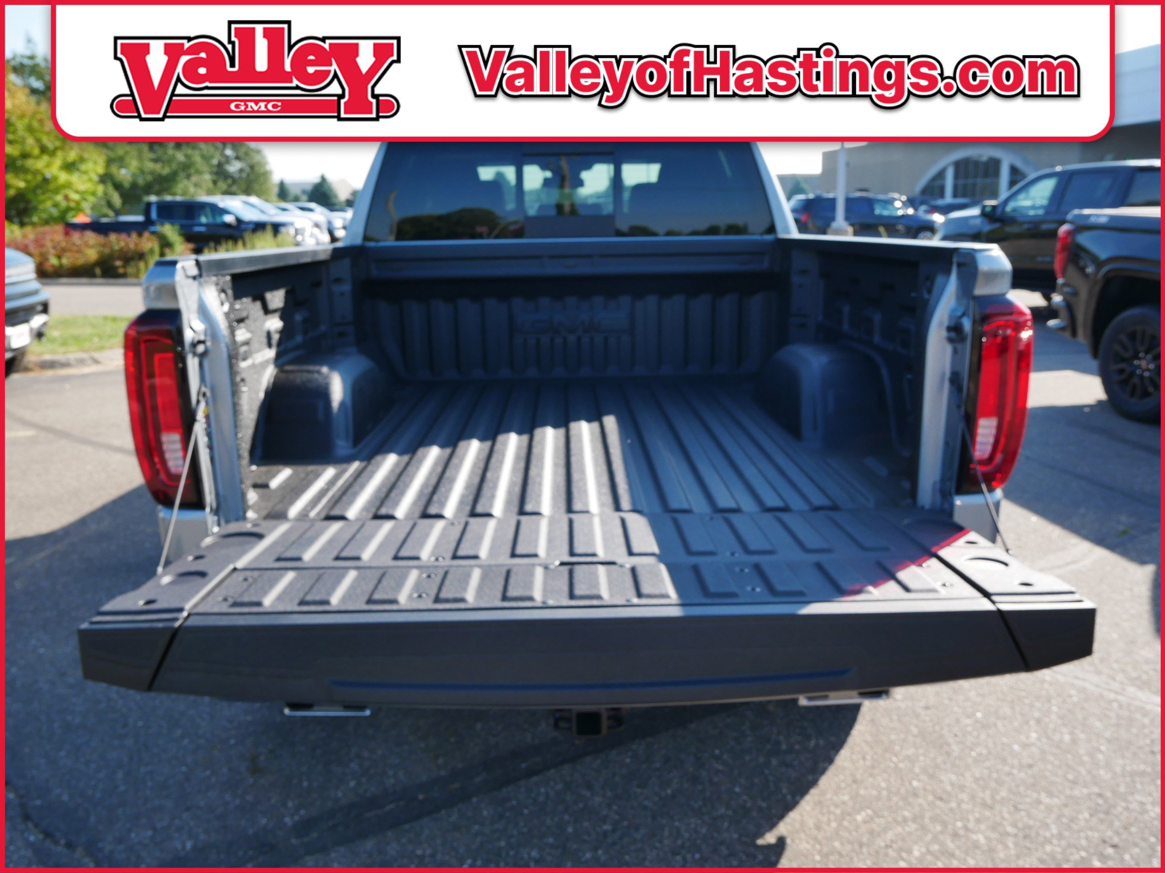 New 2026 GMC Sierra 1500 SLT w/ SLT Premium Plus Package image 6