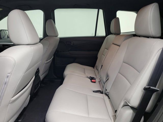 Certified 2025 Honda Passport EX-L image 12