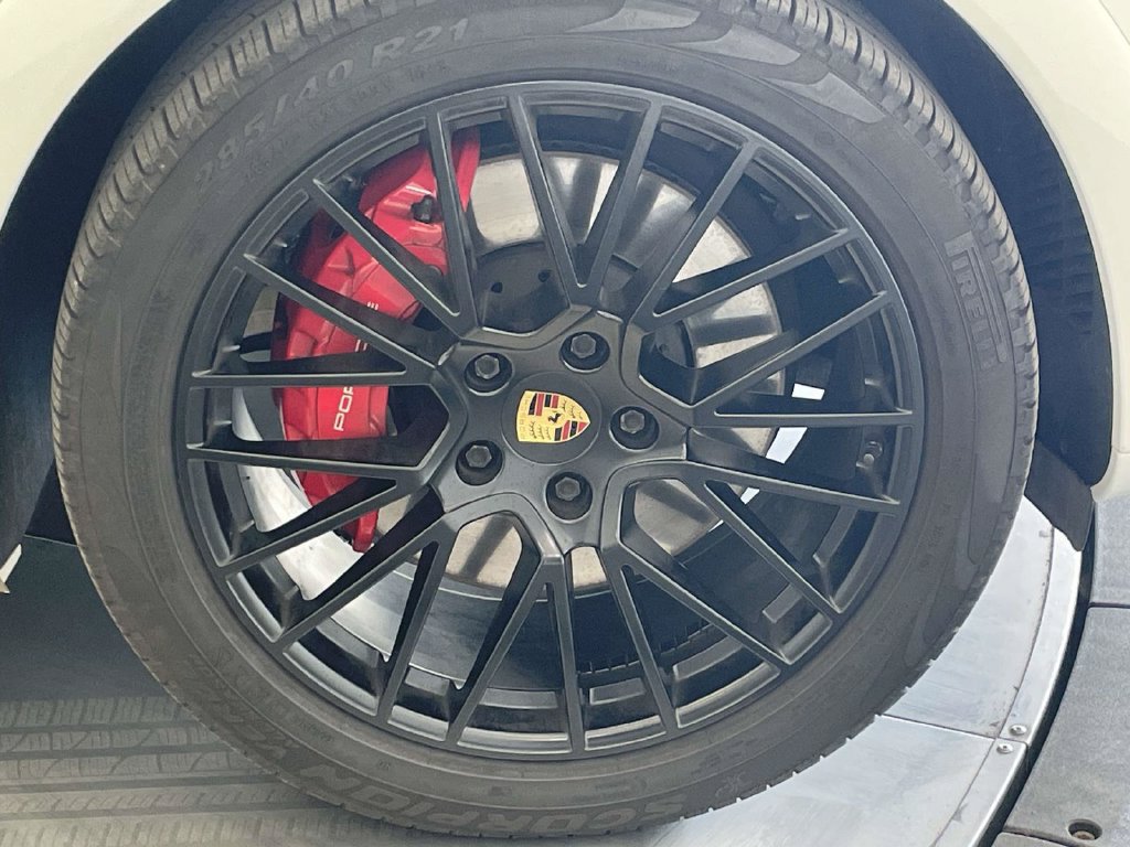 Certified 2023 Porsche Cayenne GTS AWD/4WD image 14