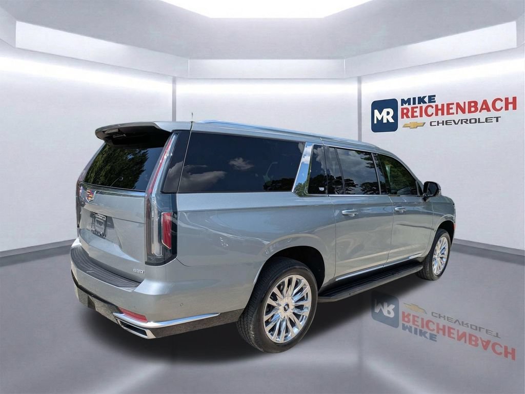 Used 2024 Cadillac Escalade ESV Premium Luxury w/ Performance Package AWD/4WD image 4