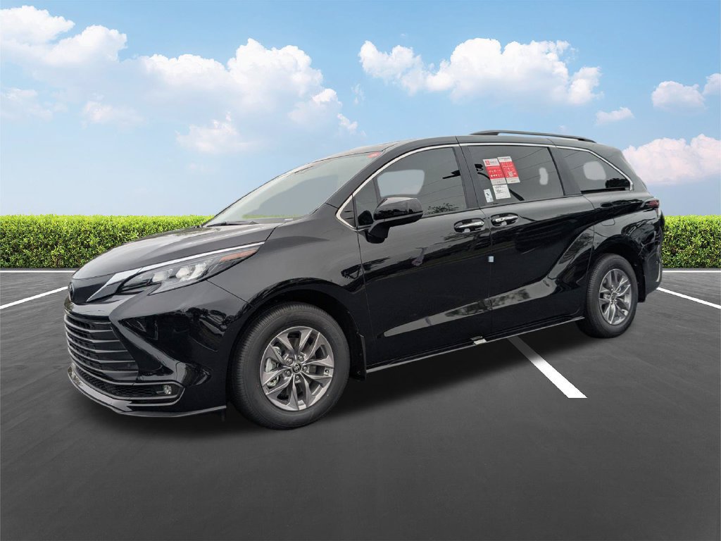 New 2026 Toyota Sienna XLE FWD image 8